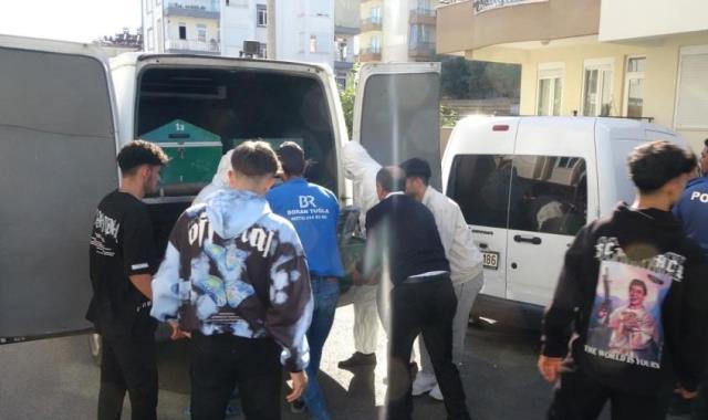 Camdan içeri bakında gördüler! 3 gündür aranan kadının cansız bedeni erkek arkadaşının evinde bulundu Camdan içeri bakında gördüler! 3 gündür aranan kadının cansız bedeni erkek arkadaşının evinde bulundu