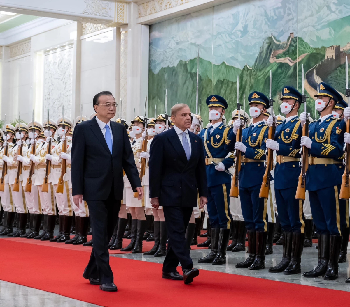 Çin Başbakanı Li, Pakistanlı Mevkidaşı ile Beijing\'de Biraraya Geldi