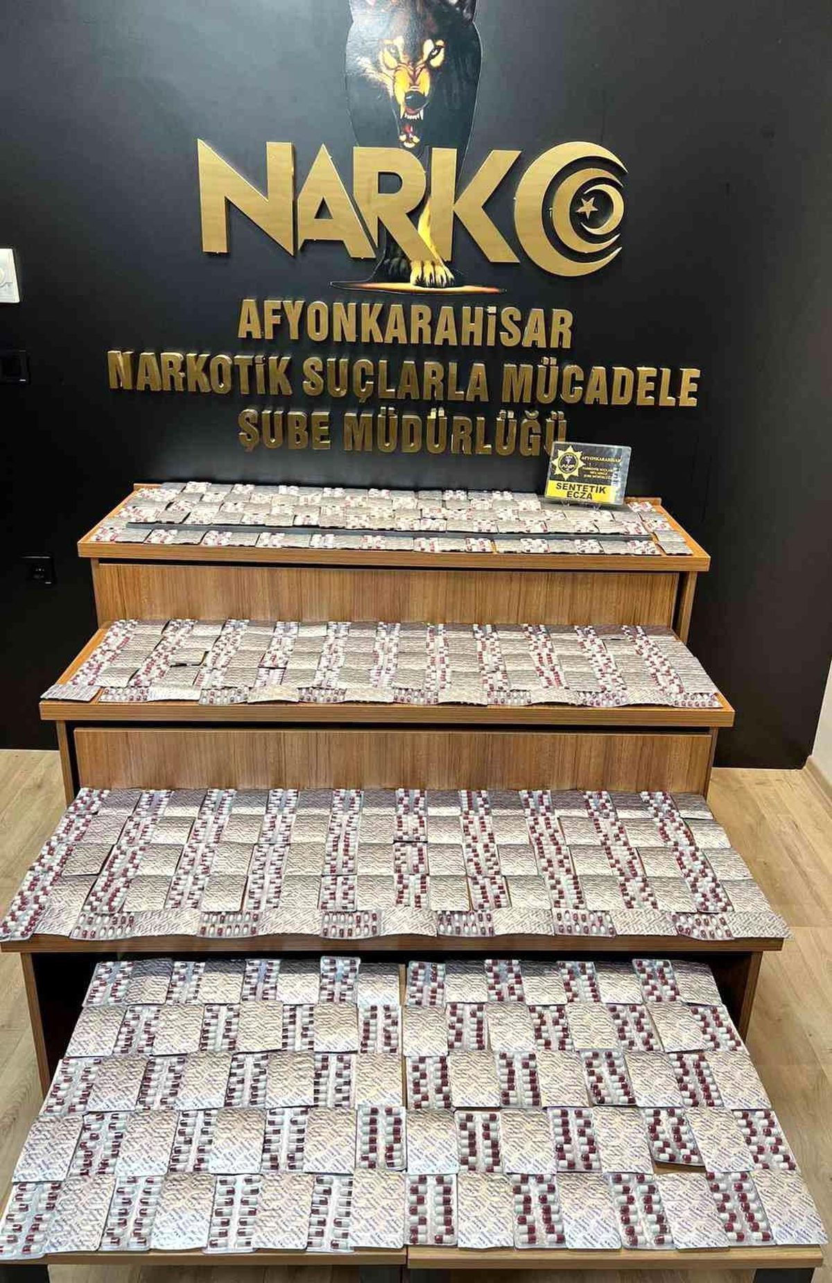 Durdurulan otomobilde 5 bin 399 adet uyuşturucu hap ele geçirildi