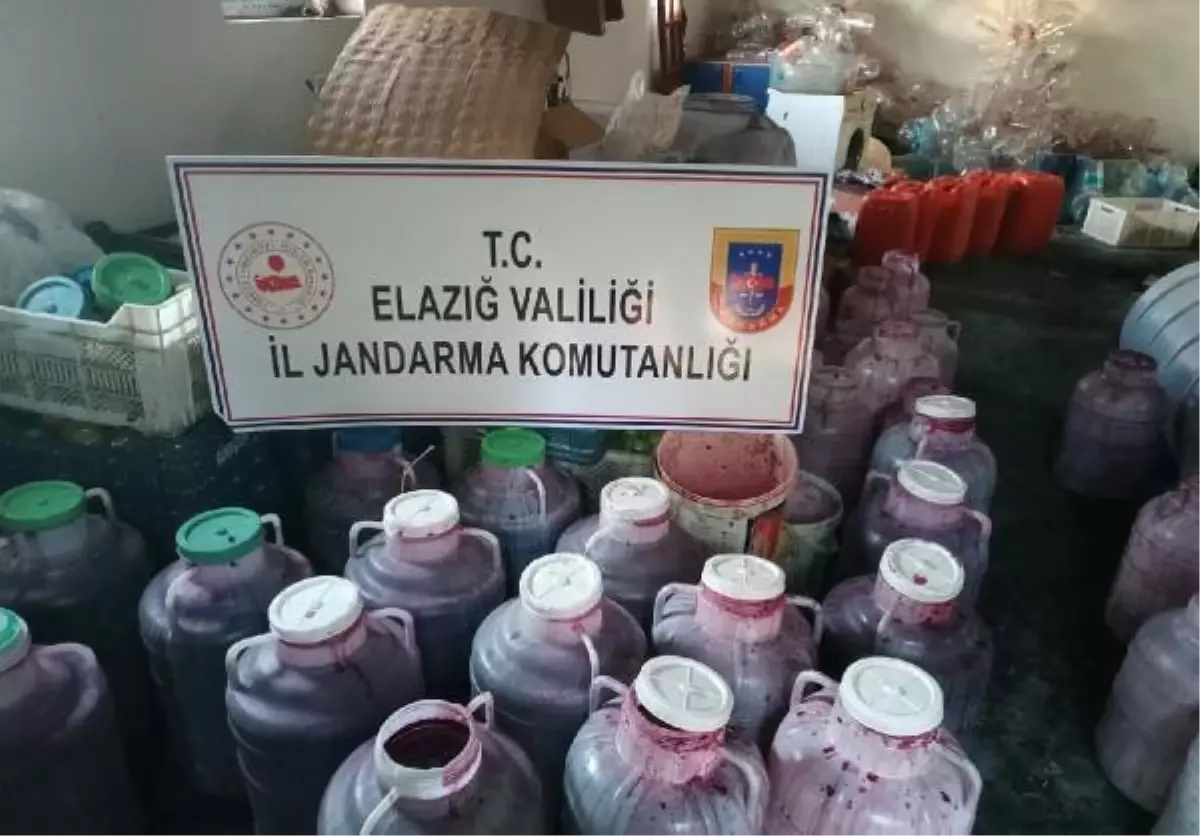 Elazığ'da 2 ton 600 litre sahte şarap ele geçirildi