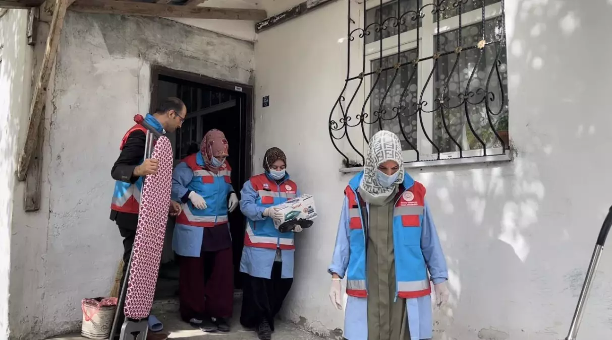 Erzurum'da bakıma muhtaç vatandaşların tüm ihtiyaçları gideriliyor
