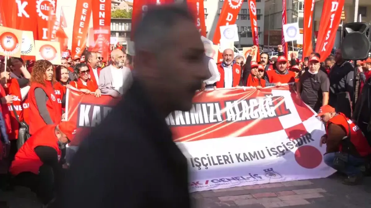 Genel-İş Sendikası\'ndan Belediye Şirketi İşçilerine Kadro Eylemi. Remzi Çalışkan: "Sorunun Kökten Çözümü Hakkımız Olan Kadronun Verilmesidir"