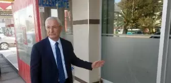 İzmir Taksiciler Odası Başkanı ile tartıştı, tabancayla binaya ateş açtı