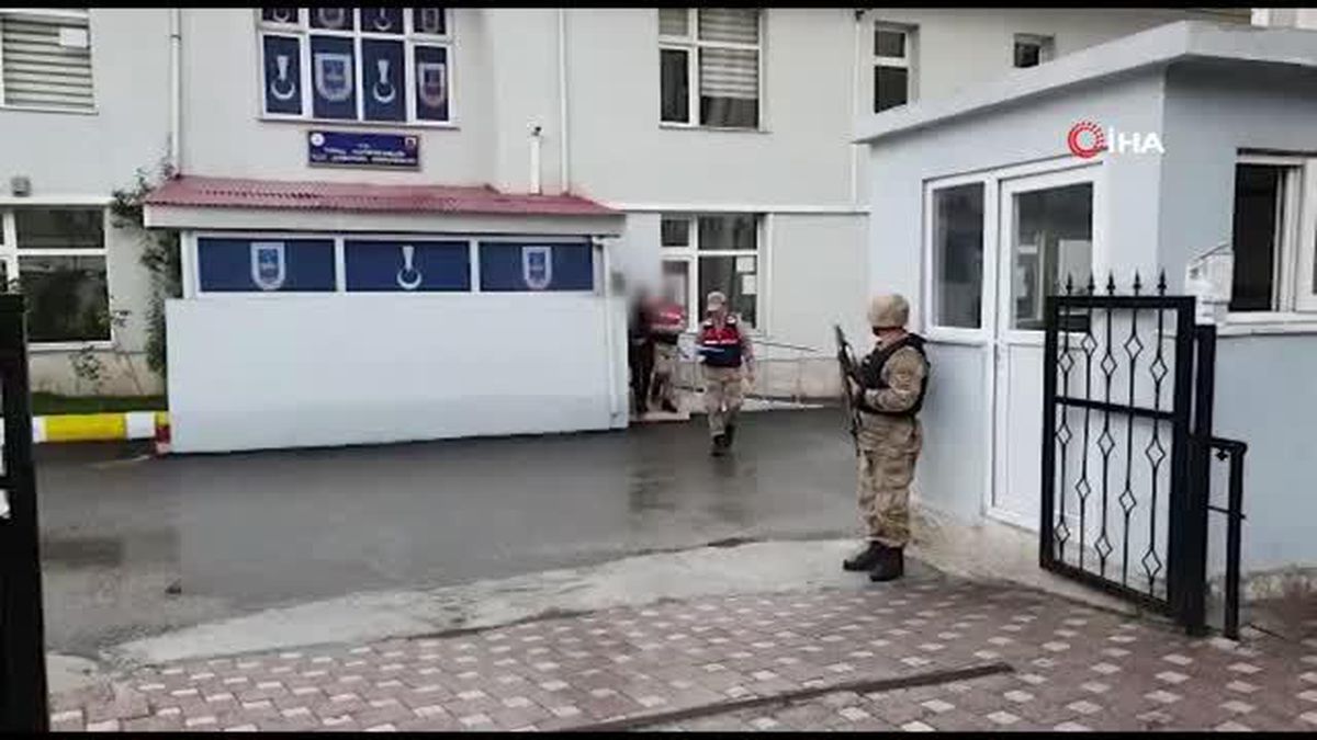 Kablo hırsızları Jandarma'dan kaçamadı
