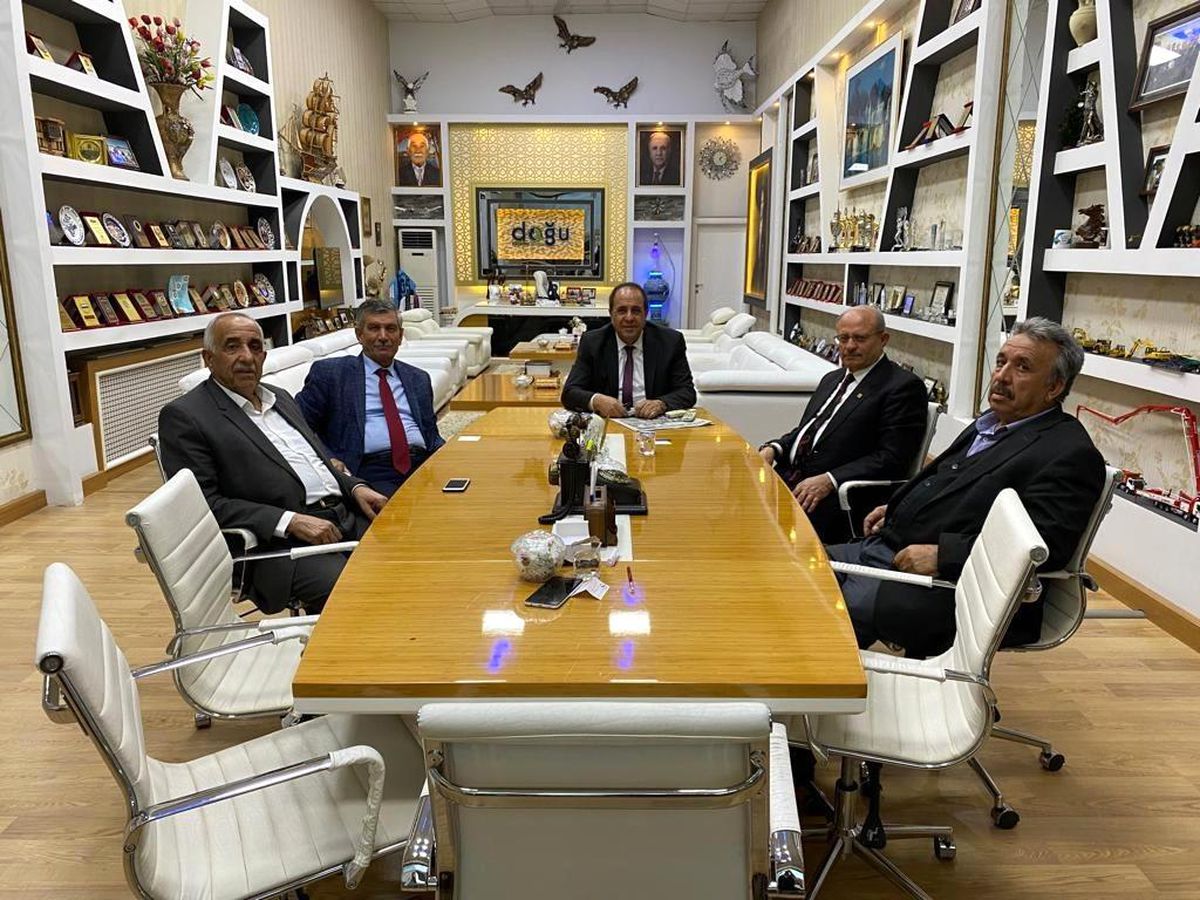 KAF Başkanı Aslan Van TSO\'un iki başkan adayı ile görüştü