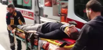 Otomobilde can pazarı: İçinde 1'i bebek 5 kişinin bulunduğu otomobil elektrik direğine çarptı