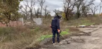 Rus güçlerinden geri alınan İzyum kentinde mayın temizleme çalışmaları