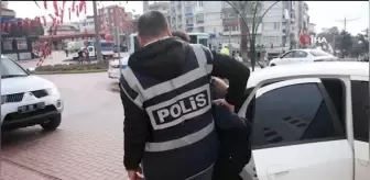 Sinop'ta yaşlı kadını dolandırıp altınlarını alan şahıs tutuklandı