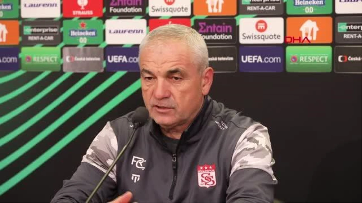 SPOR Sivasspor Teknik Direktörü Rıza Çalımbay ve futbolcu Robin Yalçın\'ın Slavia Prag maçı öncesi açıklamaları