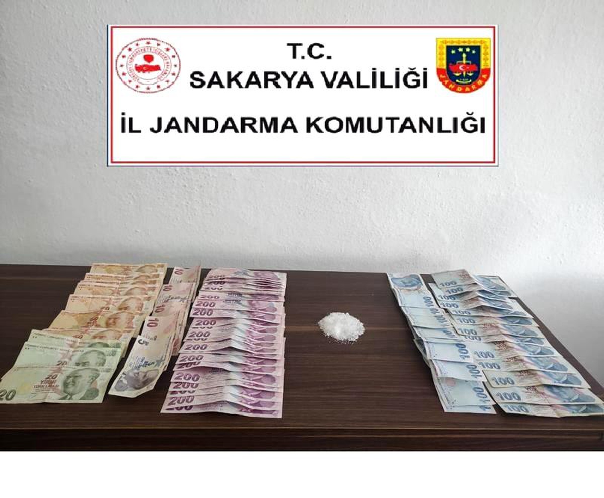 Uyuşturucu tacirlerine jandarma engeli: 2 gözaltı