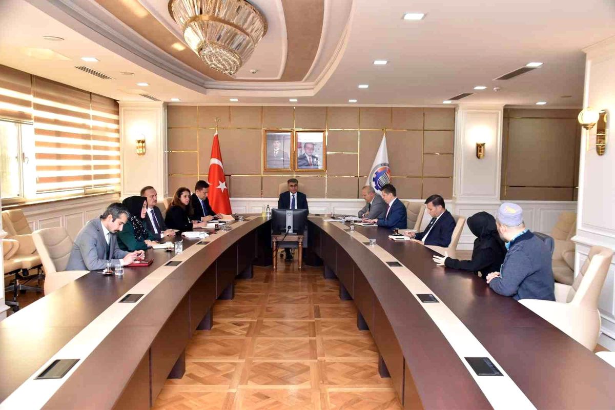 Vatandaşlar taleplerini Vali Gürel\'e iletti