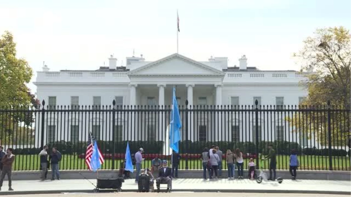 WASHİNGTON - Doğu Türkistan Ulusal Hareketi üyeleri, Beyaz Saray önünde Çin\'i protesto etti