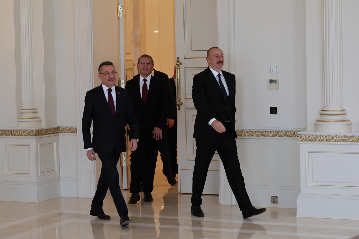 Azerbaycan Cumhurbaşkanı Aliyev, Cumhurbaşkanı Yardımcısı Oktay\'ı kabul etti