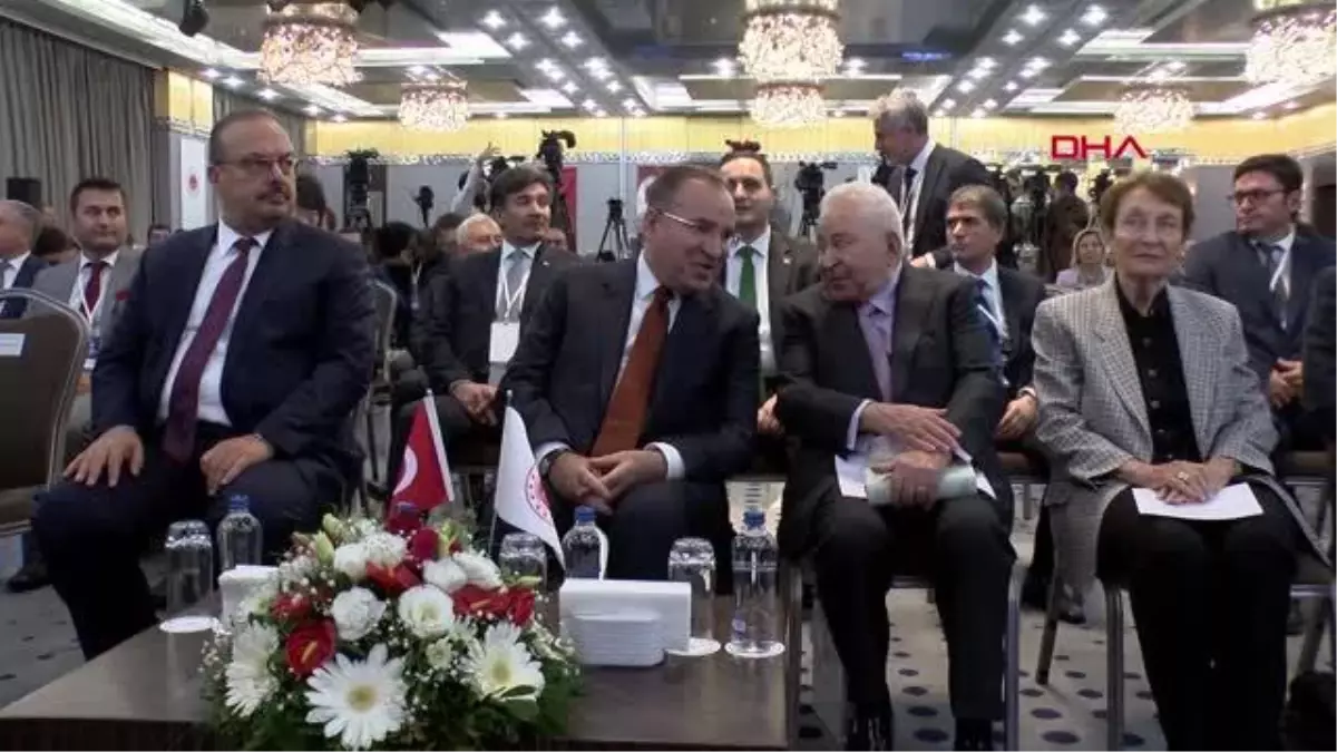 BAKAN BOZDAĞ: BU ÜLKENİN KADINLARI KIYAFETLERİNE GÖRE AYRIMCILIĞA TABİ TUTULMASIN İSTİYORUZ