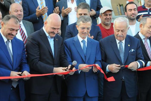 Bakan Soylu, İzmir'de deprem haberini aldıktan sonra yaşadıklarını anlattı Bakan Soylu, İzmir'de deprem haberini aldıktan sonra yaşadıklarını anlattı