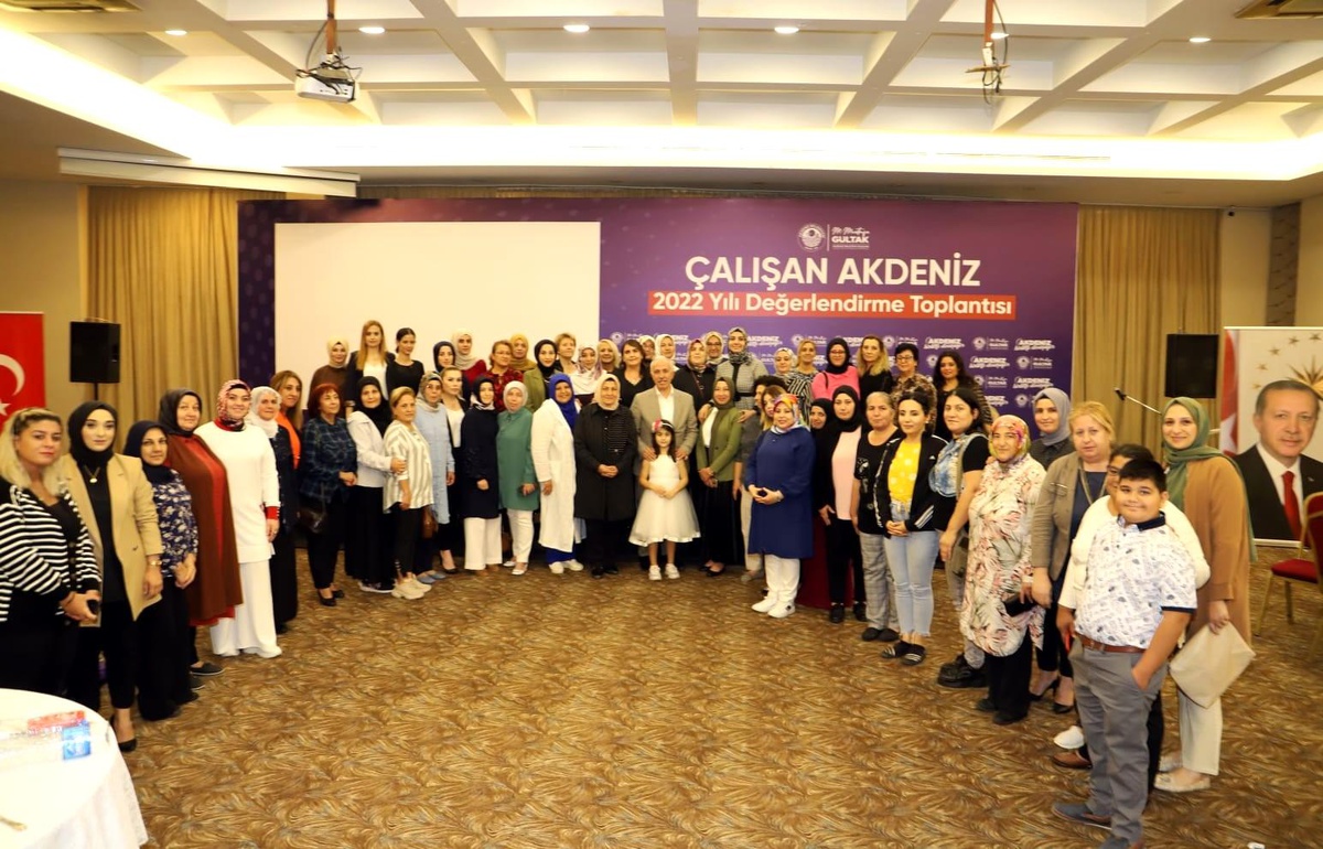 Başkan Gültak, Akdeniz\'in değişimini mahalle başkanlarına anlattı