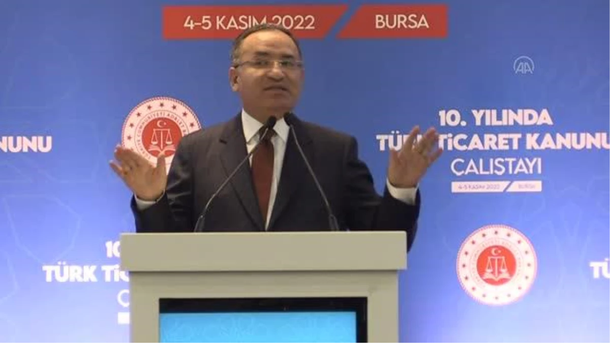 Bozdağ: "Bu ülkenin kadınları, kıyafetlerine göre ayrı ayrı muameleye, ayrımcılığa tabi tutulmasın istiyoruz"