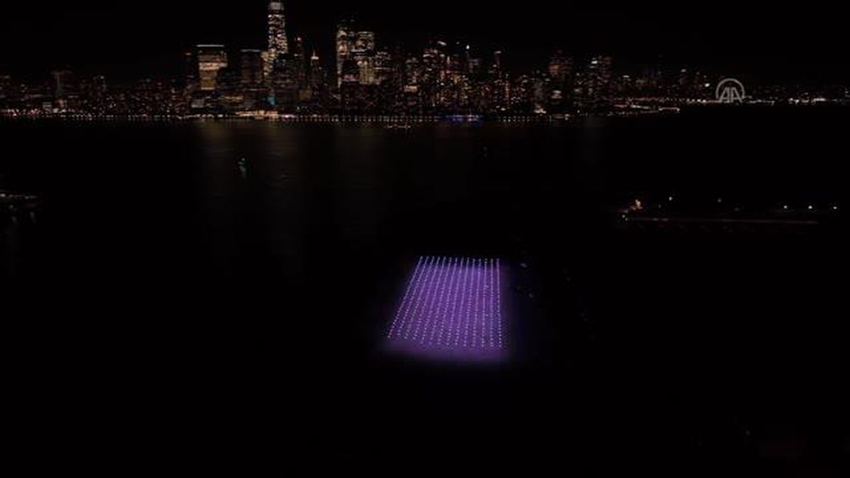 Candy Crush'ın 10. yılında New York semaları 500 dronla aydınlatıldı