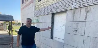 Cemevi duvarına 'çirkin yazı' tepkisi