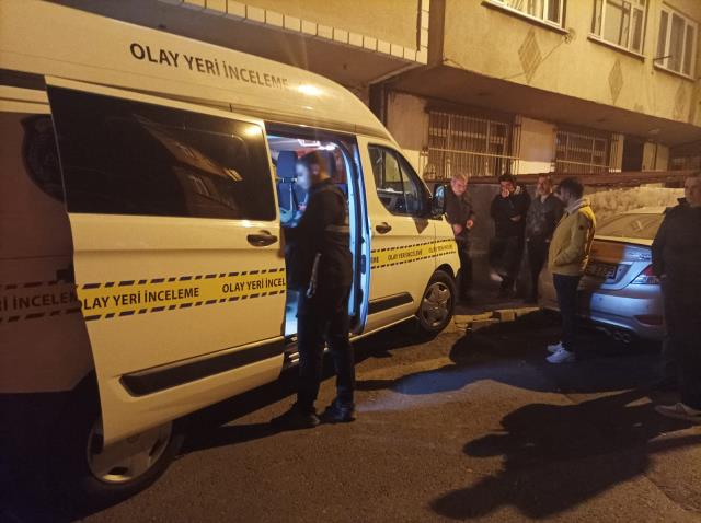 Cinnet getiren uyuşturucu bağımlısı astsubay kuzenini bıçakladı, kuzeninin silahı ile babasını öldürdü Cinnet getiren uyuşturucu bağımlısı astsubay kuzenini bıçakladı, kuzeninin silahı ile babasını öldürdü