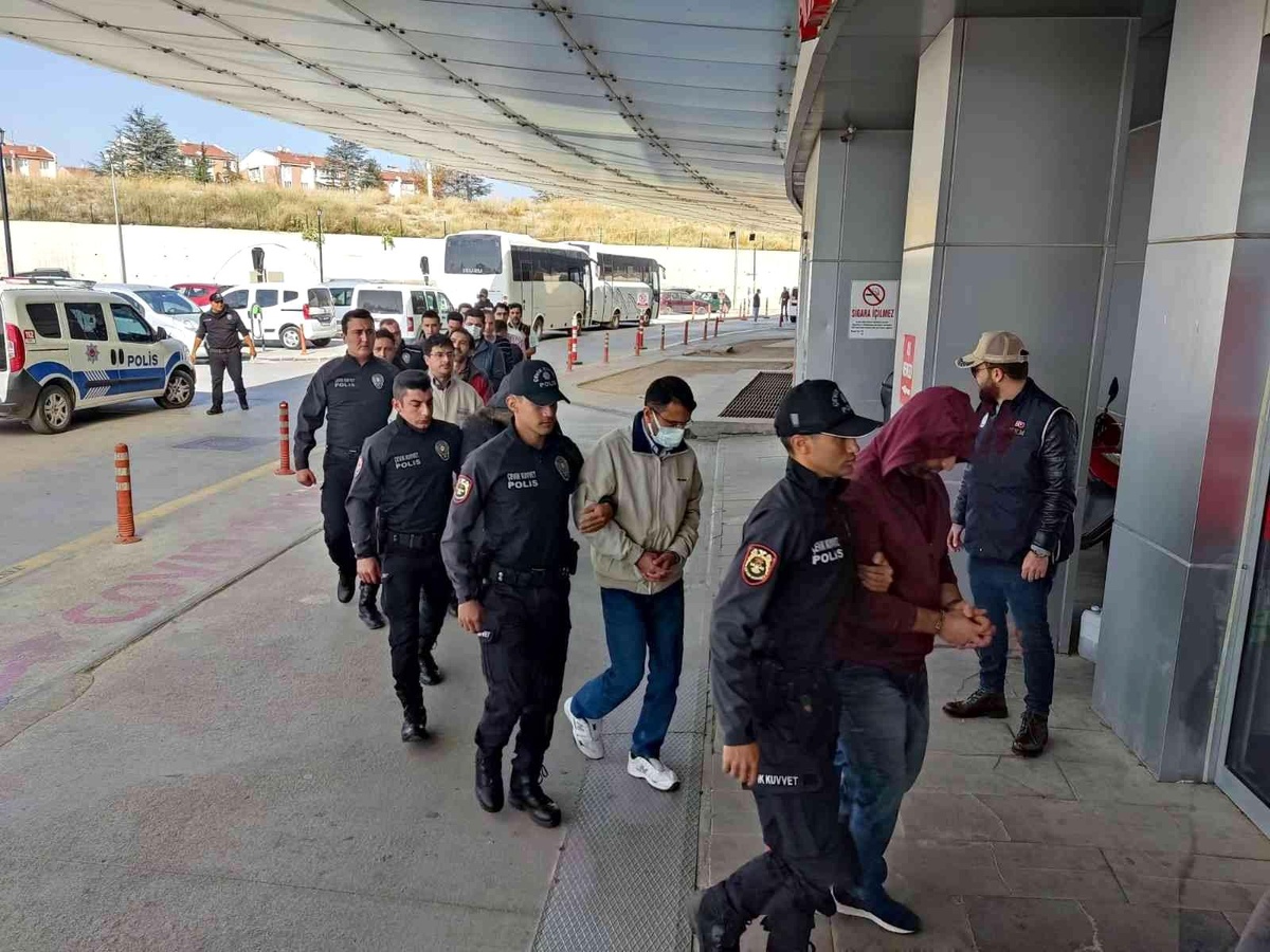 Hakim karşısına çıkan FETÖ şüphelilerinden 2\'si tutuklandı