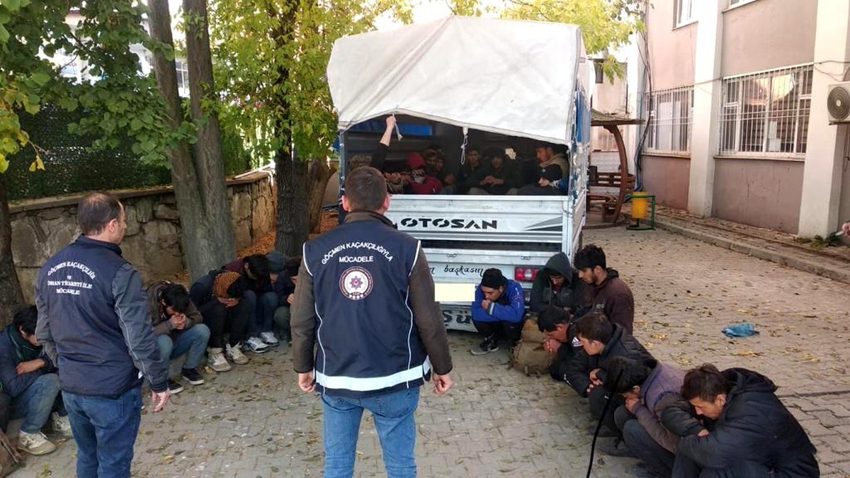 Hizan\'da 36 düzensiz göçmen yakalandı