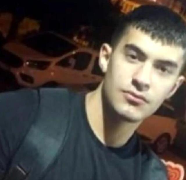 İzmir'deki depremde hayatını kaybeden 18 yaşındaki genç, sarsıntı sırasında balkondan atlamış İzmir'deki depremde hayatını kaybeden 18 yaşındaki genç, sarsıntı sırasında balkondan atlamış