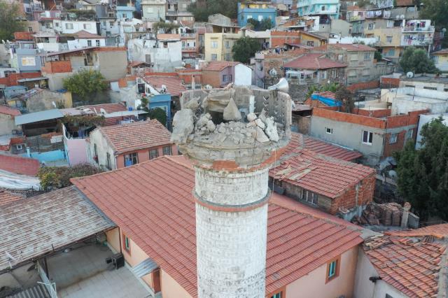 İzmir'deki depremde hayatını kaybeden 18 yaşındaki genç, sarsıntı sırasında balkondan atlamış İzmir'deki depremde hayatını kaybeden 18 yaşındaki genç, sarsıntı sırasında balkondan atlamış