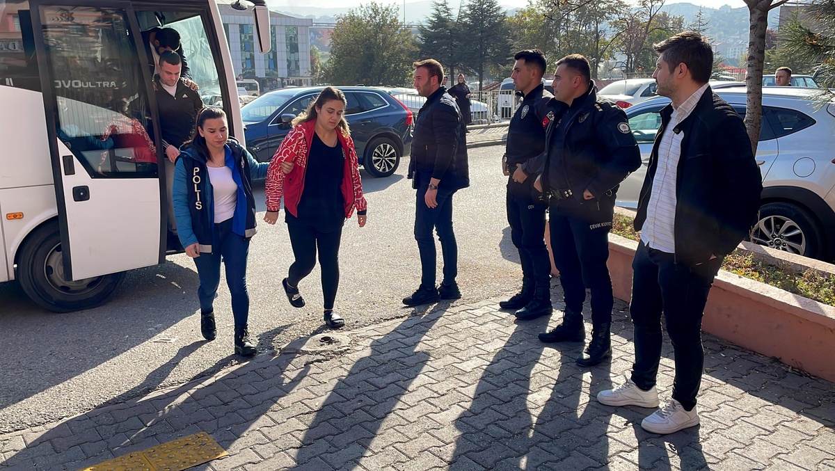 Karabük merkezli uyuşturucu operasyonunda 13 şüpheli tutuklandı