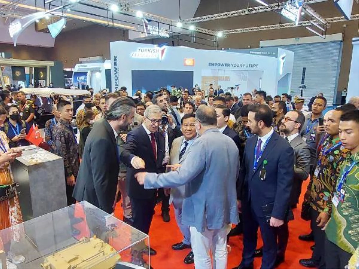 Koluman, Indo Defence Expo & Forum 2022 fuarında ilgi odağı oldu