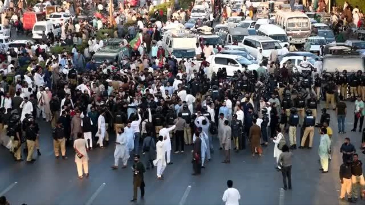 Pakistan\'da İmran Han\'ın partisi, ülke genelinde protesto kararı aldı (3)