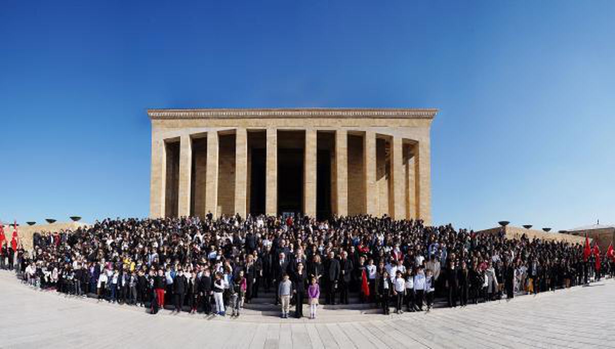 Uğur Okulları\'ndan Anıtkabir ziyareti
