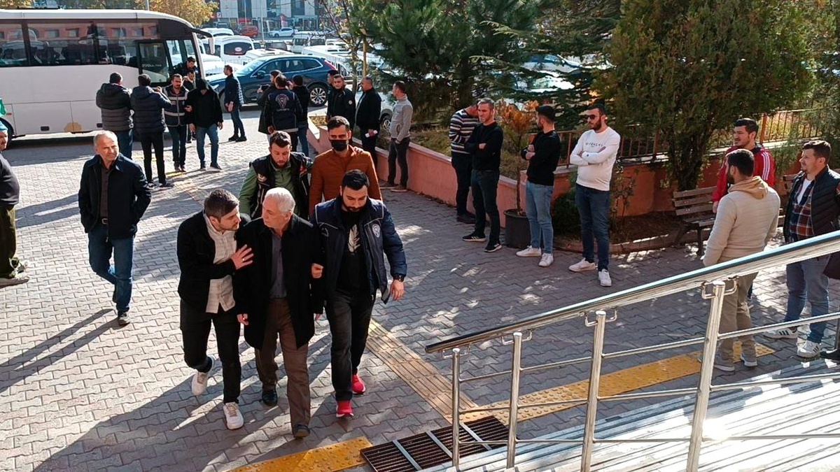 Uyuşturucu operasyonunda 7\'si infaz koruma memuru 13 kişi tutuklandı