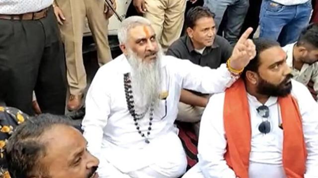 Hindistan'da radikal Hindu lideri Sudhir Suri vurularak öldürüldü Hindistan'da radikal Hindu lideri Sudhir Suri vurularak öldürüldü