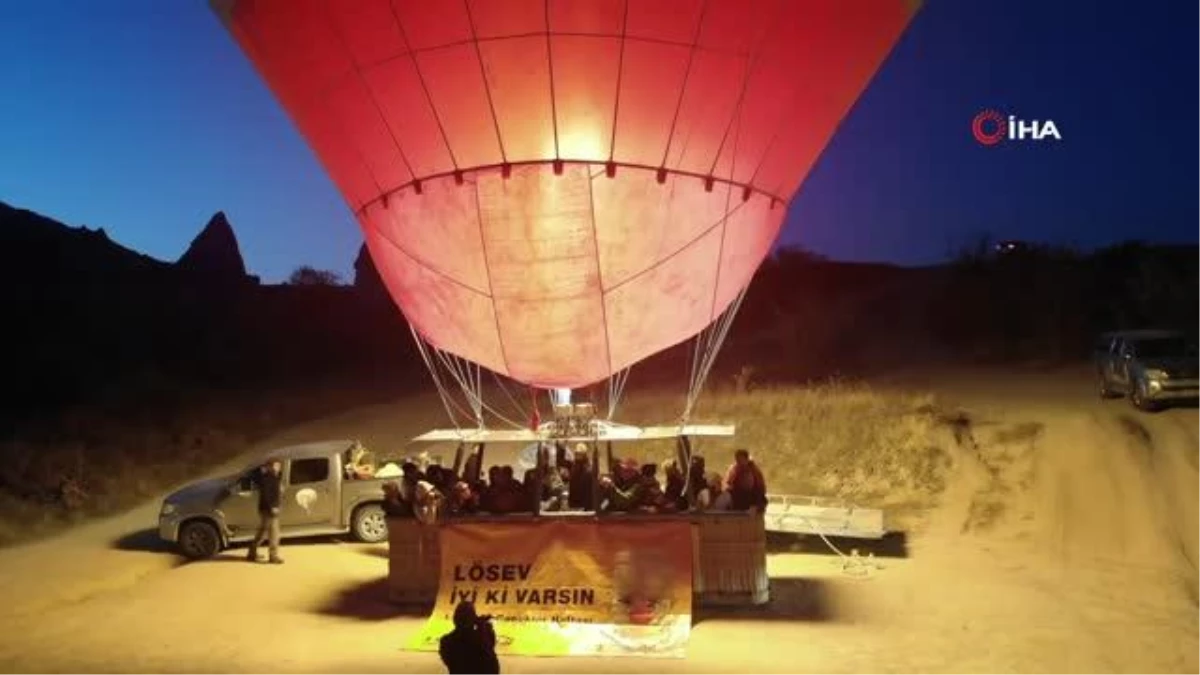 Kapadokya\'da balonlar LÖSEV için havalandı