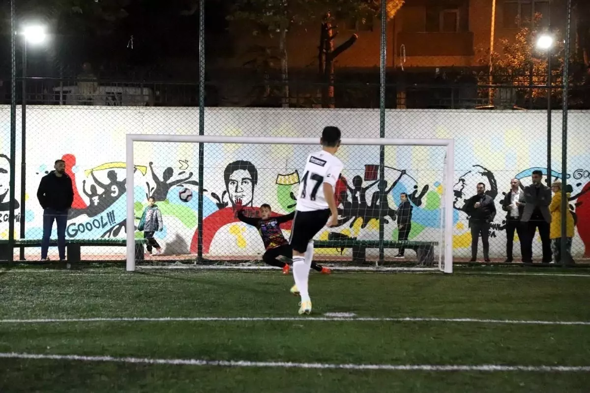 Kartal\'da düzenlenen uluslararası futbol turnuvası sona erdi