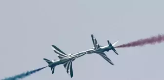 Katar'da Suudi Arabistan ve İngiltere birliklerinin de katıldığı hava gösterisi düzenlendi