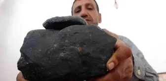 Murat Nehri kıyısında gezerken 'göktaşı' olduğunu değerlendirdiği taşları buldu