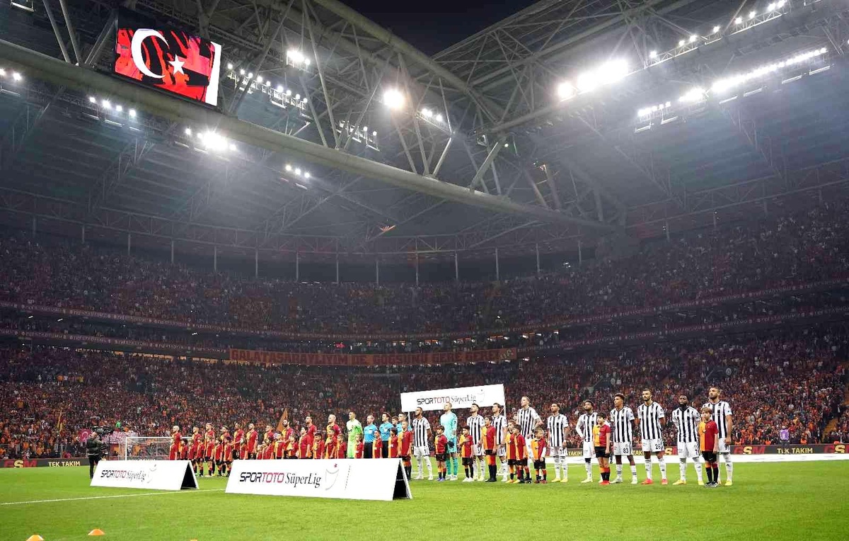 Spor Toto Süper Lig: Galatasaray: 0 Beşiktaş: 0 (Maç devam ediyor)