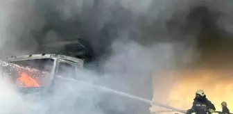 Tamire giden kamyon D-100'de alev alev yandı