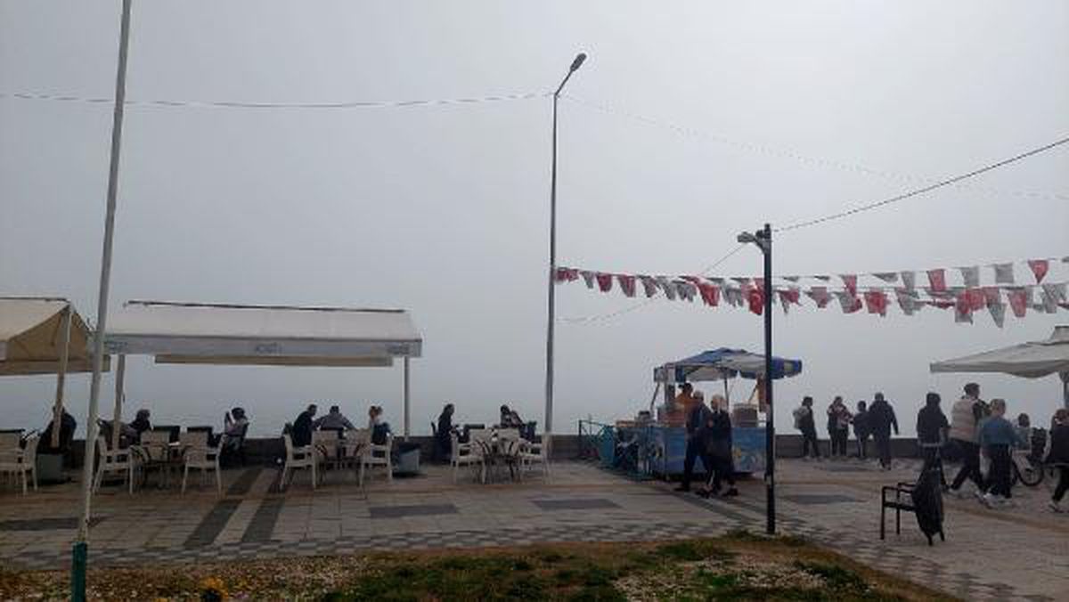 Tekirdağ\'da yoğun sis; gemiler kıyı şeridinde bekledi