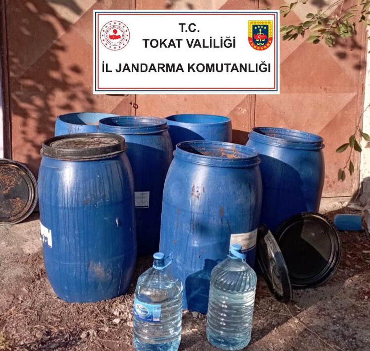 Tokat\'ta bin 338 litre kaçak içki ele geçirildi