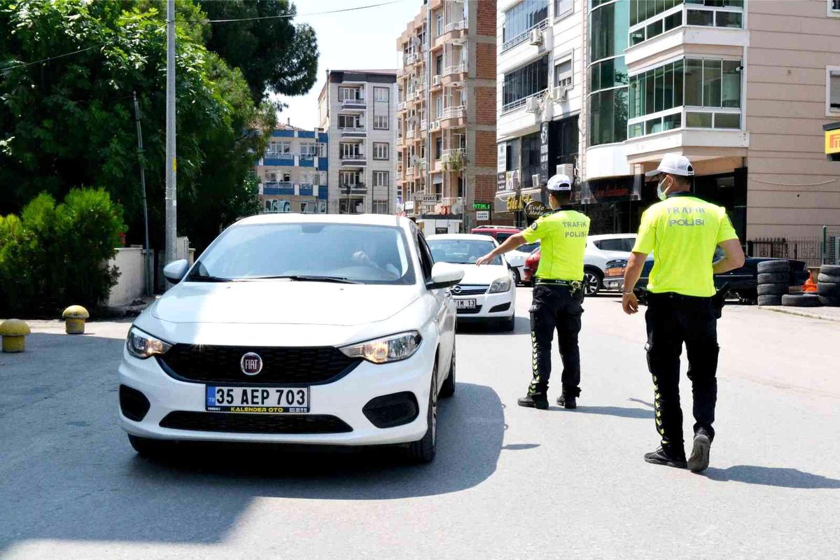 Torbalı\'da trafik denetimlerinde çok sayıda sürücüye ceza kesildi