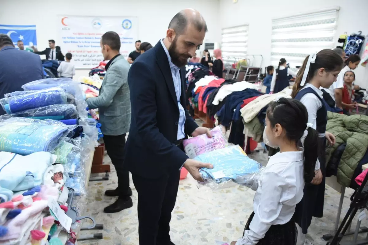 Türk Kızılay\'dan Kerkük\'teki ihtiyaç sahibi öğrencilere giyim yardımı