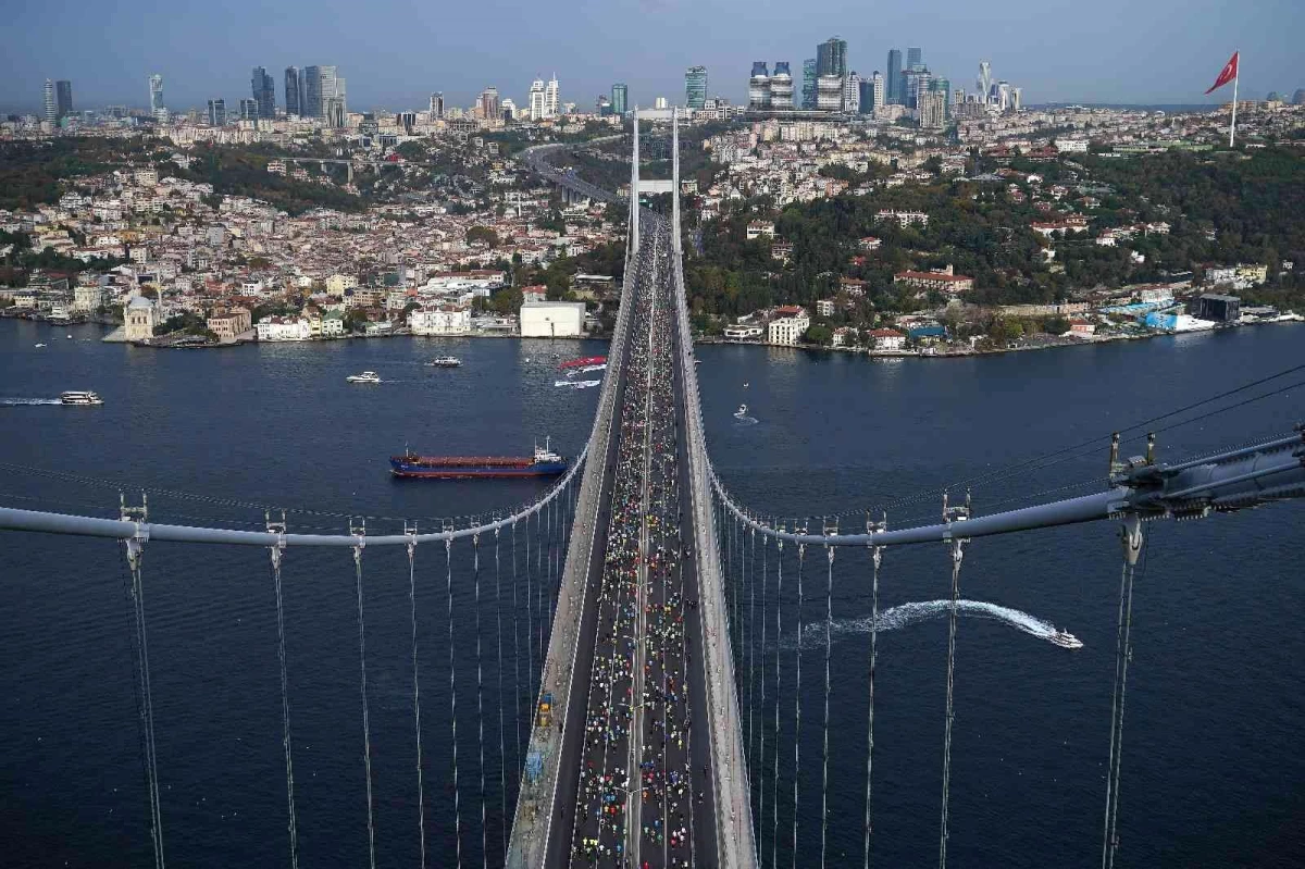 44. N Kolay İstanbul Maratonu Başladı. İbb Başkanı İmamoğlu: "Cumhuriyetimizin 100. Yılına Koşuyoruz"