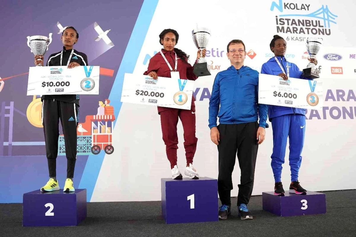 44. İstanbul Maratonu\'nda kazananlar ödüllerini aldı