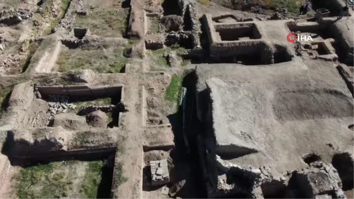 Anadolu insanının 4 bin yıl önce tahıllarını sakladıkları dev küpler ortaya çıktı
