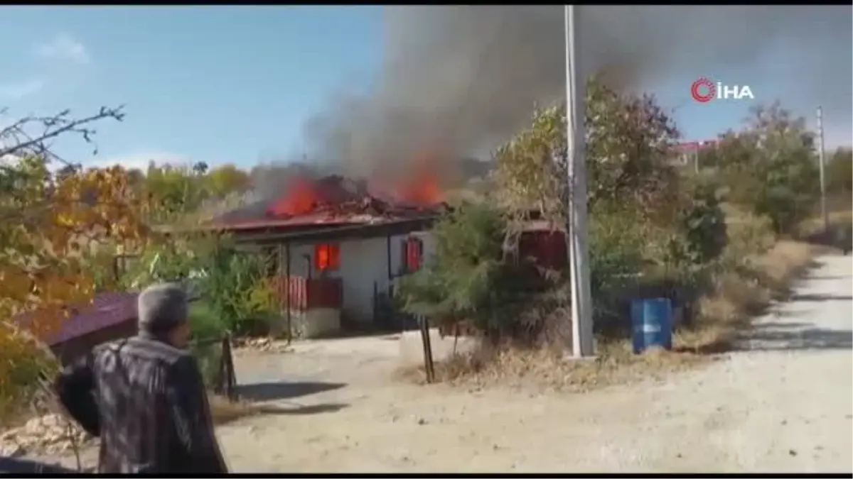 Baca temizliği yapılırken ev alevlere teslim oldu