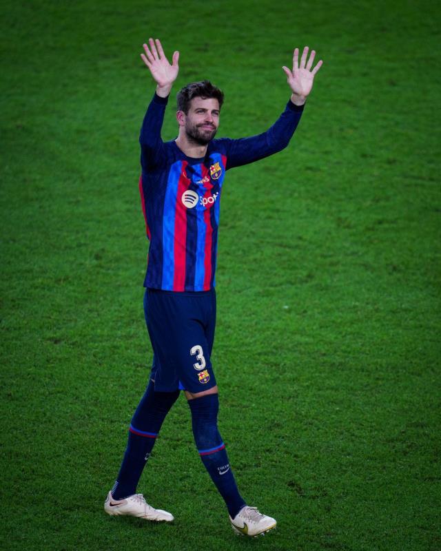 Barcelona efsanesi Pique gözyaşları içinde futbola veda etti! Konuşması herkesi derinden etkiledi Barcelona efsanesi Pique gözyaşları içinde futbola veda etti! Konuşması herkesi derinden etkiledi