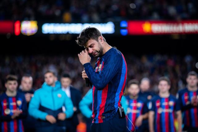 Barcelona efsanesi Pique gözyaşları içinde futbola veda etti! Konuşması herkesi derinden etkiledi Barcelona efsanesi Pique gözyaşları içinde futbola veda etti! Konuşması herkesi derinden etkiledi